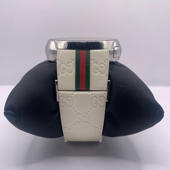 Unisex Gucci Digital Watch - Picture 3 of 5